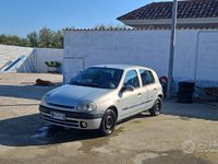 Usata Renault Clio II 58 CV (42 kW) 2000 Grigio Utilitaria