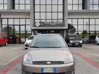 Gebraucht Ford Fiesta Ambiente 75 PS (55 kW) 2003 Grau Kleinwagen