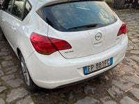 Usata Opel Astra 110 CV (80 kW) 2012 Bianco Berlina