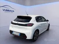 Usata Peugeot 208 Active 101 CV (74 kW) 2021 Bianco Utilitaria