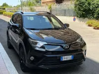 Usata Toyota RAV4 Hybrid Style 155 CV (114 kW) 2017 Nero SUV