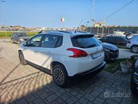 Usata Peugeot 2008 Active 75 CV (55 kW) 2015 Bianco SUV