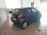 Usata Toyota Aygo 68 CV (50 kW) 2011 Grigio Utilitaria