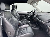 Usata VW New Beetle 105 CV (77 kW) 2008 Argento Utilitaria