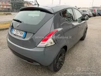 Usata Lancia Ypsilon 95 CV (69 kW) 2015 Grigio Utilitaria