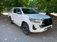 Usata Toyota HiLux Executive 150 CV (110 kW) 2023 Bianco Pick-up