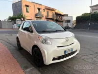 Usata Toyota iQ Trend 68 CV (50 kW) 2011 Bianco Utilitaria