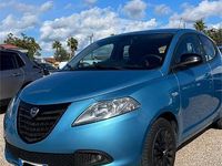 Usata Lancia Ypsilon Silver 69 CV (50 kW) 2015 Blu Utilitaria
