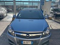 Usata Opel Astra Edition 110 CV (80 kW) 2010 Grigio Station wagon