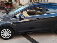 Usata Ford Fiesta Titanium 70 CV (51 kW) 2010 Blu Utilitaria