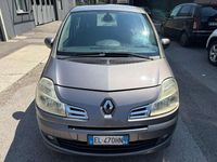 Käytetty Renault Modus 75 HP (55 kW) 2012 Harmaa Tila-auto