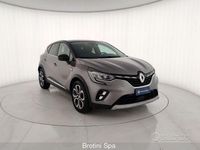 Usata Renault Captur Techno 100 CV (73 kW) 2023 Grigio metallizzato SUV