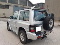 Usata Mitsubishi Pajero 125 CV (91 kW) 1998 Grigio SUV