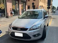 Usata Ford Focus 115 CV (84 kW) 2010 Grigio Station wagon