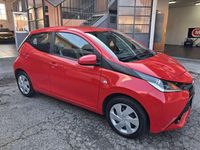 Usata Toyota Aygo X-play 69 CV (50 kW) 2016 Rosso Utilitaria