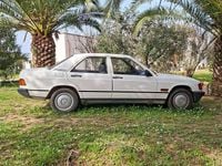 Usata Mercedes 190 77 CV (56 kW) 1983 Bianco Berlina