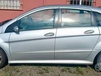 Begagnad Mercedes B200 140 HK (102 kW) 2006 Grå Minibuss