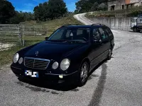 Usata Mercedes E270 170 CV (125 kW) 2001 Bluazzurro Station wagon
