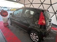 Usata Peugeot 107 54 CV (39 kW) 2010 Nero Utilitaria