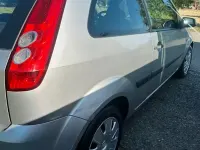 Usata Ford Fiesta 75 CV (55 kW) 2006 Grigio Utilitaria