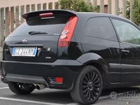 Usata Ford Fiesta S 90 CV (66 kW) 2006 Nero Utilitaria