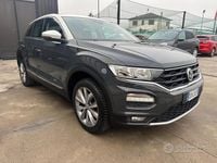 Käytetty VW T-Roc Advance 116 HP (85 kW) 2020 Harmaa Katumaasturi