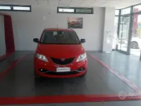 Usata Lancia Ypsilon Silver 80 CV (58 kW) 2016 Rosso Utilitaria