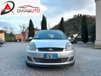 Usata Ford Fiesta 68 CV (50 kW) 2007 Argento Utilitaria