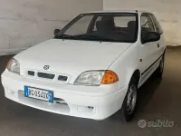 Usata Suzuki Swift 53 CV (38 kW) 2000 Bianco Berlina