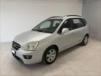 Usata Kia Carens EX 140 CV (102 kW) 2009 Grigio Monovolume