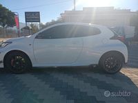Usata Toyota Yaris 261 CV (191 kW) 2022 Bianco Berlina