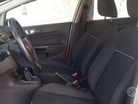 Usata Ford Fiesta 75 CV (55 kW) 2014 Grigio Utilitaria
