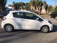 Usata Toyota Yaris Active 72 CV (52 kW) 2020 Bianco Berlina