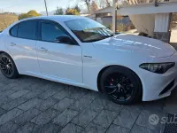Usata Alfa Romeo Giulia 150 CV (110 kW) 2017 Bianco Berlina