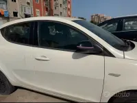 Begagnad Lancia Ypsilon 80 HK (58 kW) 2014 Halvkombi