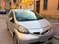 Usata Toyota Aygo 68 CV (50 kW) 2007 Grigio Utilitaria