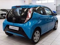 Usata Toyota Aygo Cool 69 CV (50 kW) 2017 Blu Utilitaria