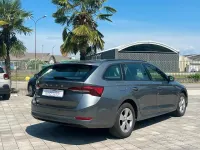 Usata Skoda Octavia Executive 116 CV (85 kW) 2022 Grigio Station wagon