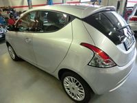 Usata Lancia Ypsilon Gold 69 CV (50 kW) 2016 Argento Utilitaria