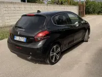 Usata Peugeot 208 GT-line 99 CV (72 kW) 2016 Utilitaria