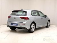 Usata VW Golf VIII Life 116 CV (85 kW) 2025 Grigio Berlina