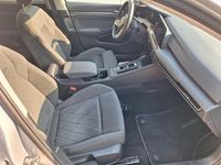 Usata VW Golf VIII Life 149 CV (109 kW) 2022 Argento Station wagon