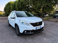 Usata Peugeot 2008 Active 75 CV (55 kW) 2017 Bianco SUV