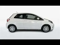 Usata Toyota Yaris Cool 72 CV (52 kW) 2019 Bianco Utilitaria