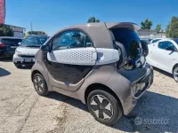 Usata XEV Yoyo 7 kW (10 CV) 2022 Beige Utilitaria