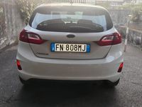 Usata Ford Fiesta 90 CV (66 kW) 2018 Bianco Utilitaria