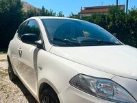 Usata Lancia Ypsilon 69 CV (50 kW) 2016 Bianco Utilitaria