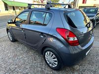 Usata Hyundai i20 Comfort 78 CV (57 kW) 2011 Grigio Utilitaria