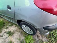 Usata Peugeot 206 75 CV (55 kW) 2000 Grigio Utilitaria