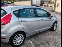 Usata Ford Fiesta 96 CV (70 kW) 2011 Grigio Berlina